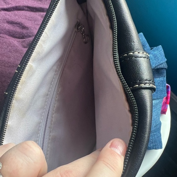 Black coach two sided buckle crossbody - Picture 3 of 4